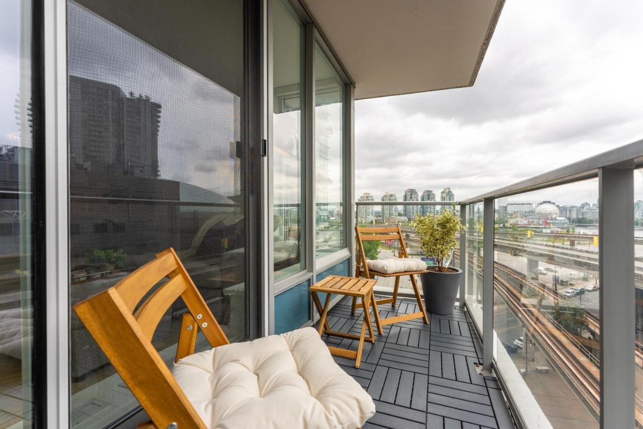 Heart Of Downtown 1 Bd Entire Condo - Pool, Gym, Parking, Office, Ac バンクーバー エクステリア 写真