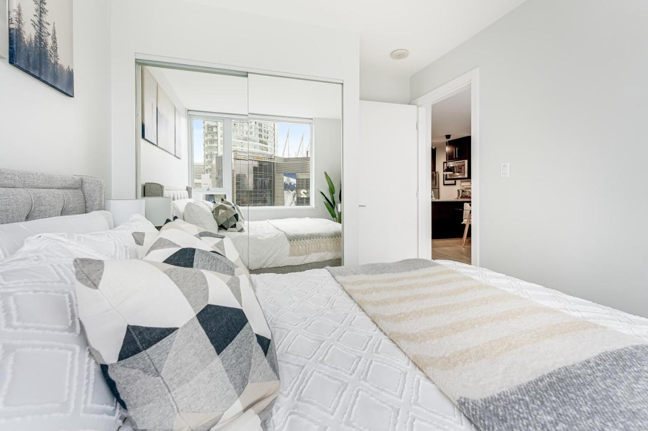 Heart Of Downtown 1 Bd Entire Condo - Pool, Gym, Parking, Office, Ac バンクーバー エクステリア 写真